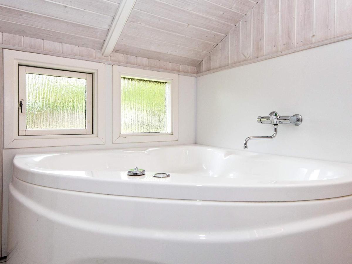 5 Person Holiday Home In B Rkop Egeskov  Ngoại thất bức ảnh